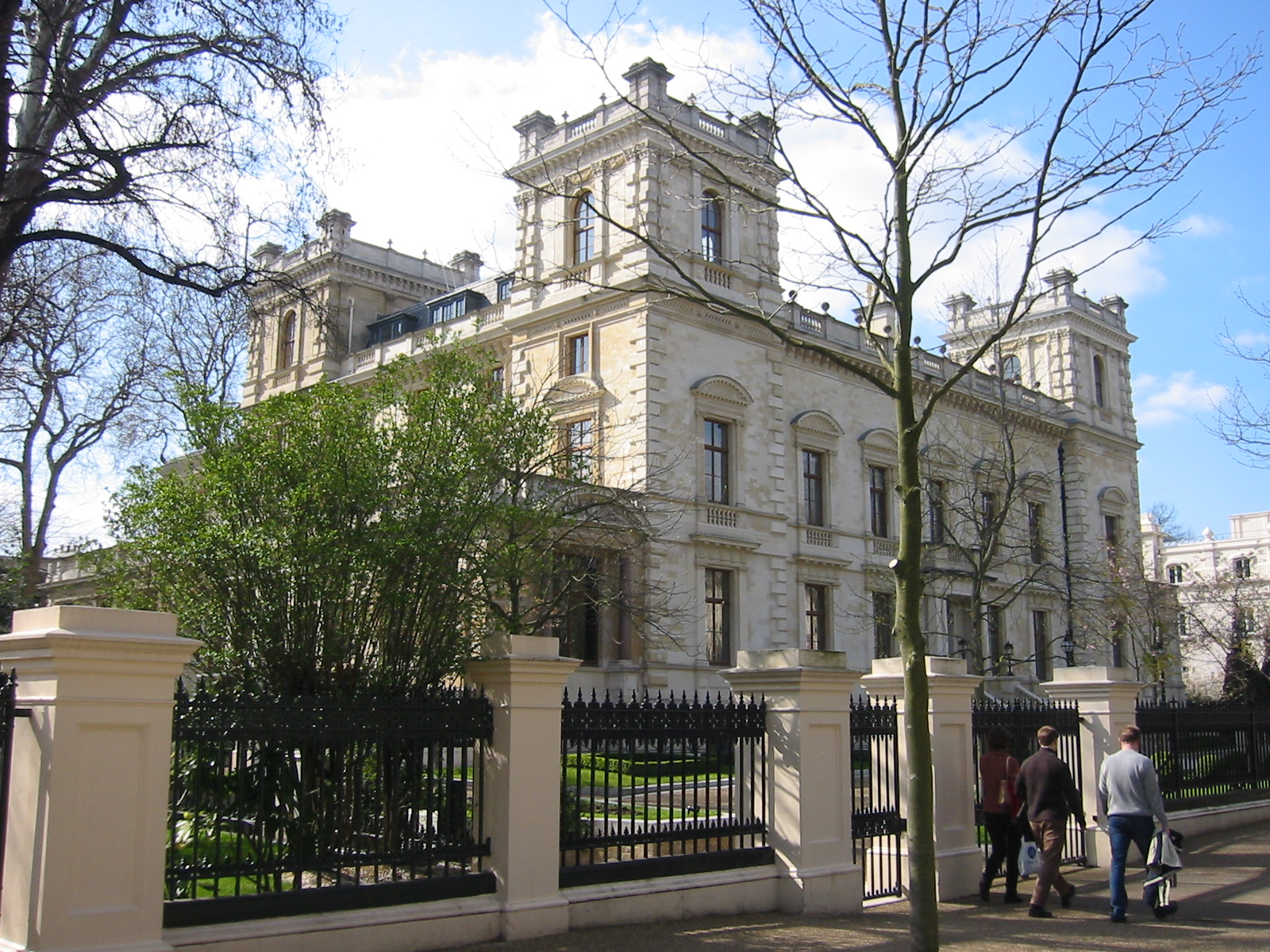 Kensington-Palace-Gardens
